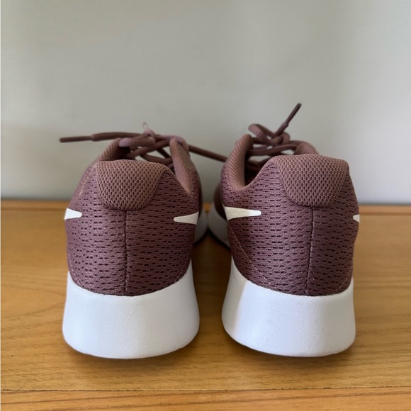 Nike Shoes - Picture 4 of 6